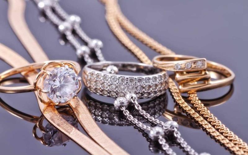 What Is A Hollow Gold Chain? Your Quick & Easy Guide!