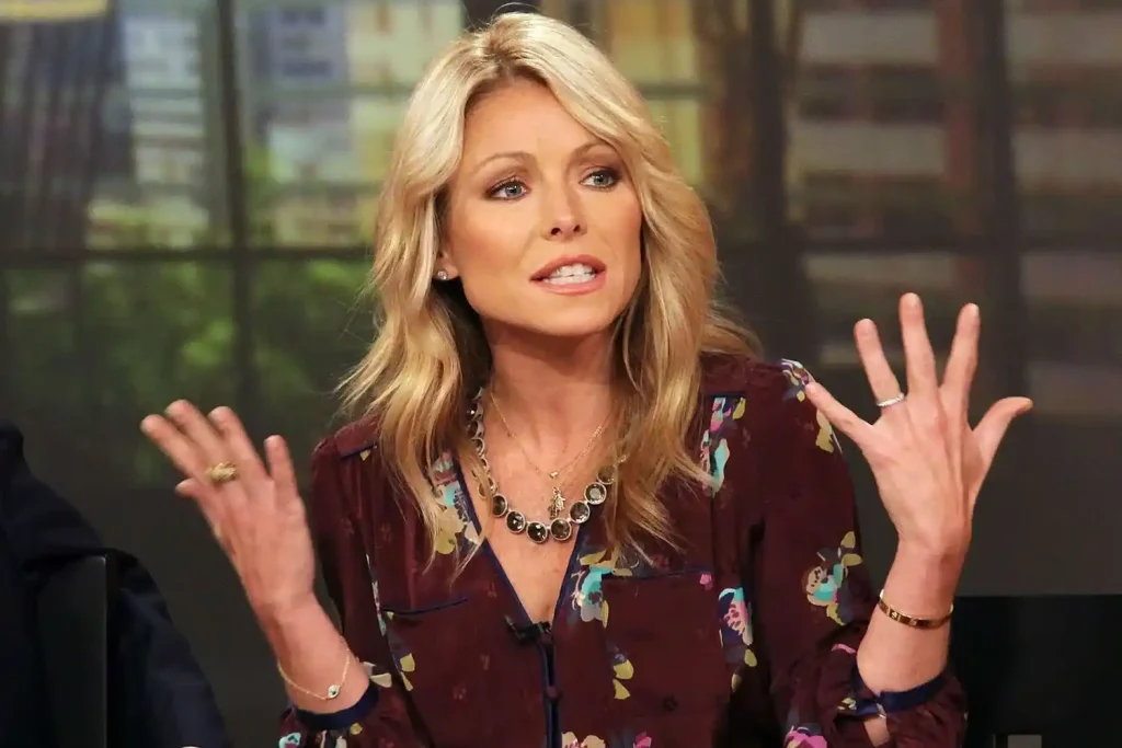 kelly ripa height and weight