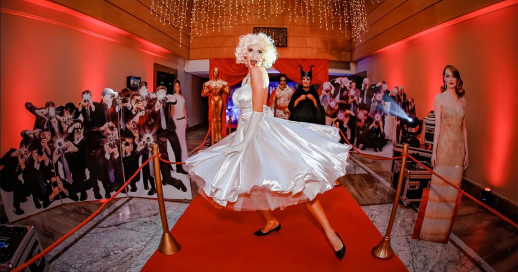 The Glitzy World of Celebrities in Blackjack