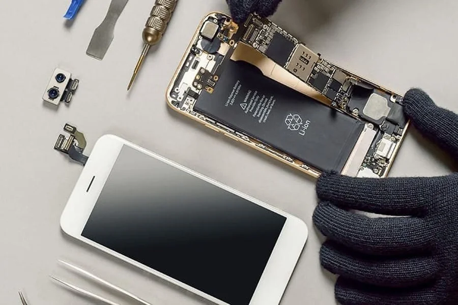 Benefits of Professional Phone Battery Replacement Services