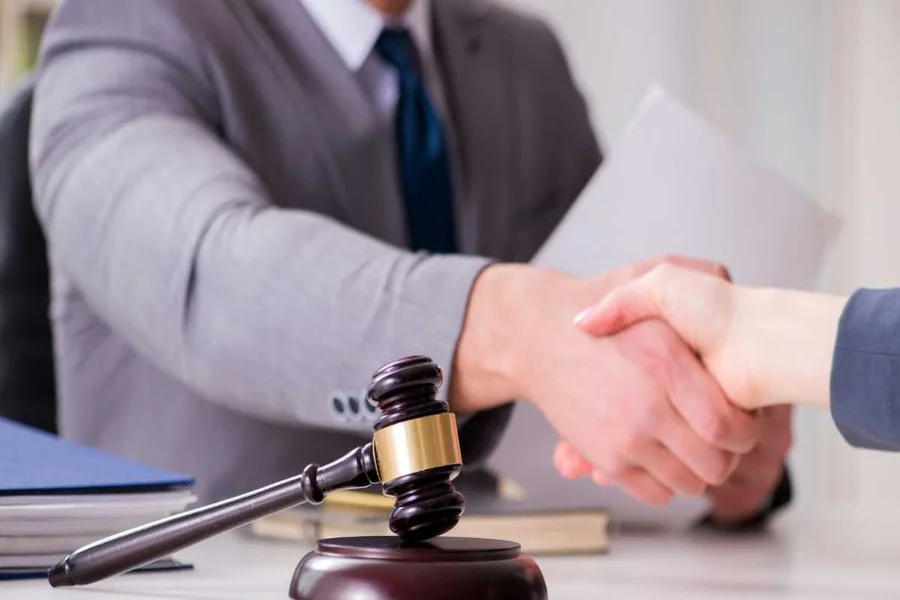 How Do Personal Injury Lawyers Handle Tough Insurance Companies