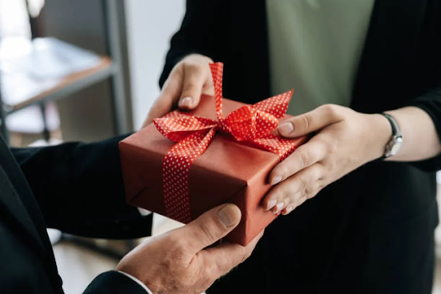 Discover Premium Corporate Gifts to Impress Your Clients and Partners