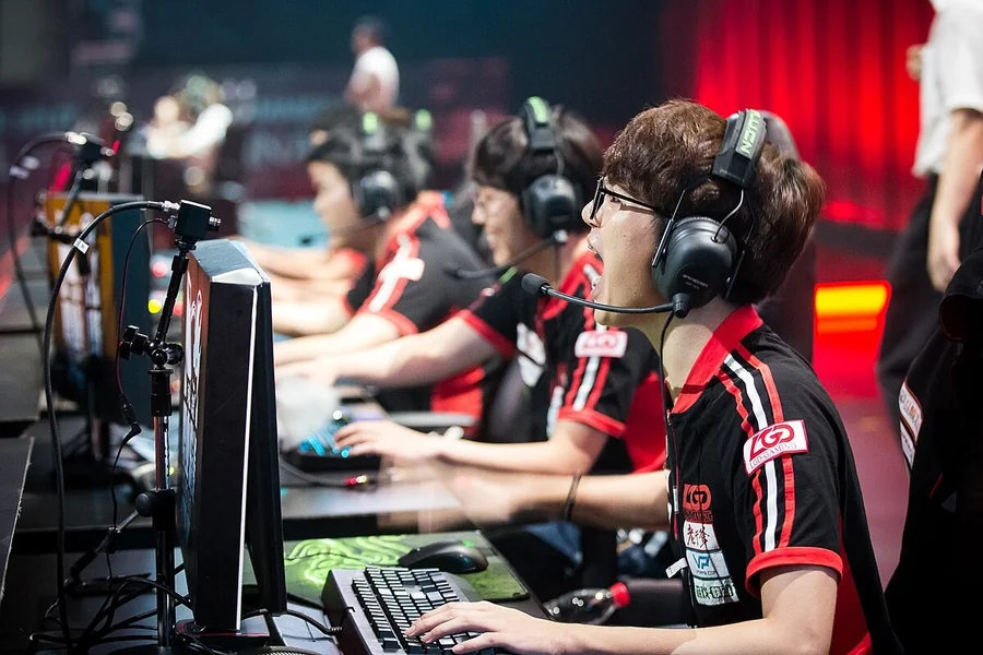 How Online Games Use Sports Fans to Promote Games Platforms