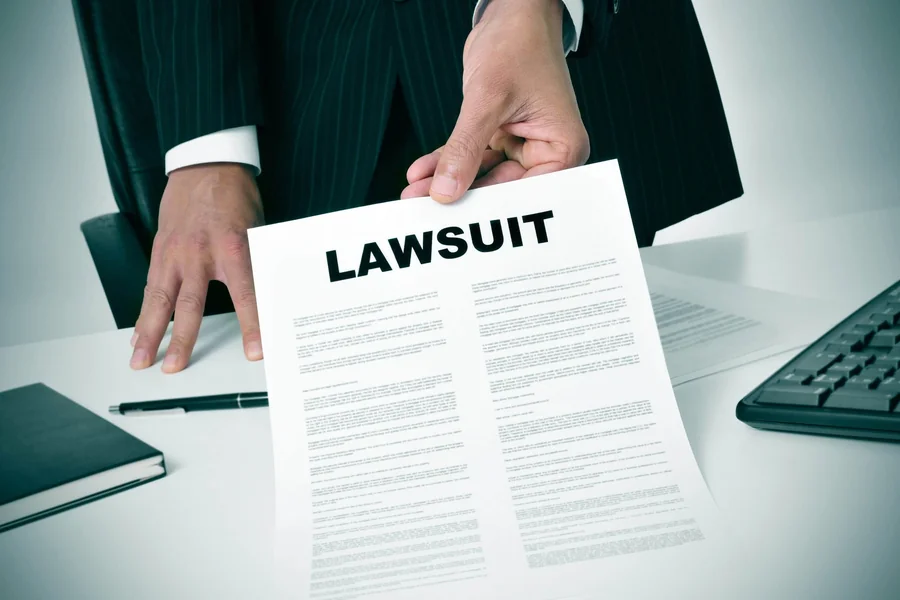 Managing Life While a Lawsuit Is Pending, The Financial Reality Behind Long Legal Timelines