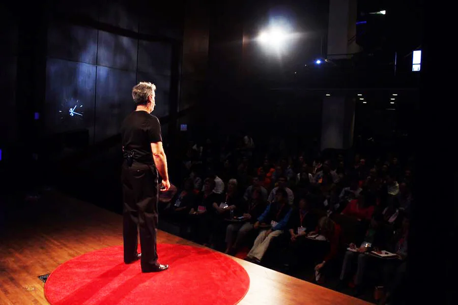 Crafting TED-Style Keynote Presentations with AI