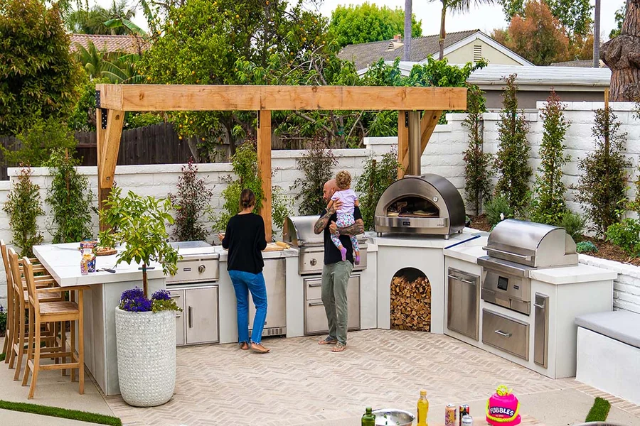 Does an Outdoor Kitchen Factory Offer Fully Customizable Outdoor Kitchens?