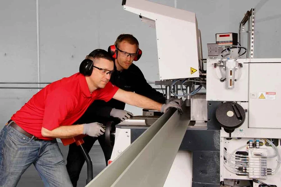 Using a Metal Cutting Saw