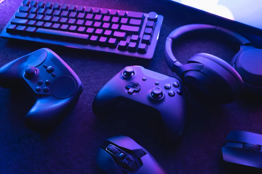 The Dynamics of Online Gaming Systems and Player Behavior
