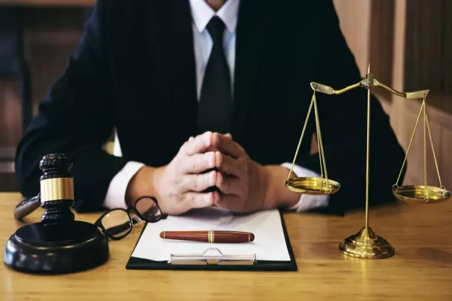 Understanding the Different Roles a Personal Injury Lawyer Can Play For You 